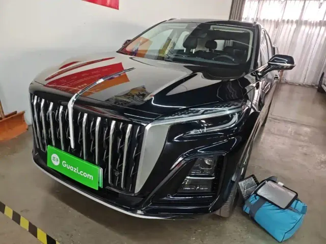 Фотография автомобиля — Hongqi HS3 PHEV