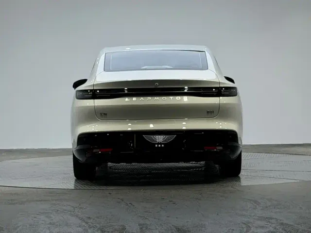 Leapmotor B01 — Фото автомобиля 3