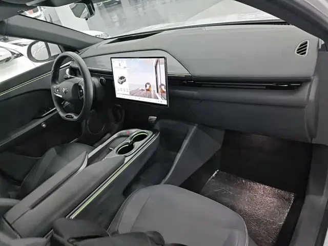 Arcfox Alpha T5 — Фото автомобиля 9