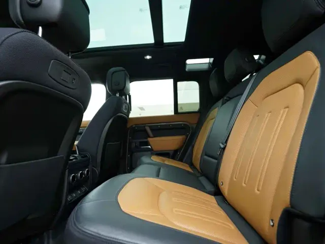 Land Rover Defender — Фото автомобиля 19