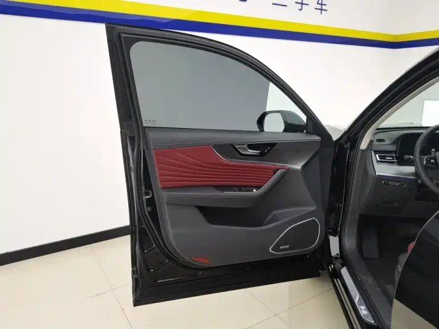 Hongqi HS5 — Фото автомобиля 7
