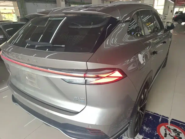 Roewe RX5 — Фото автомобиля 6