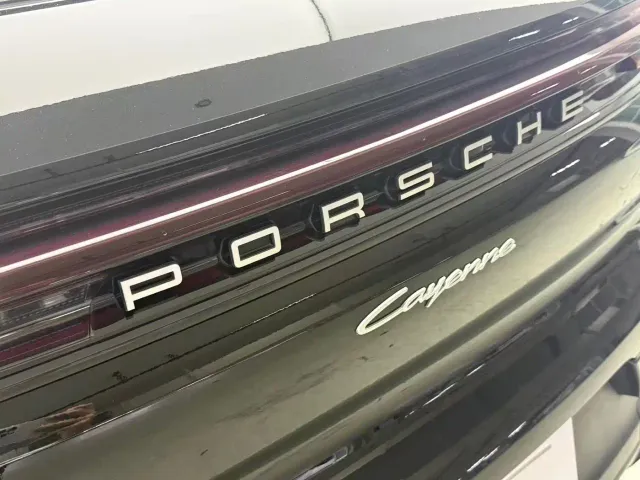 Porsche Cayenne — Фото автомобиля 10