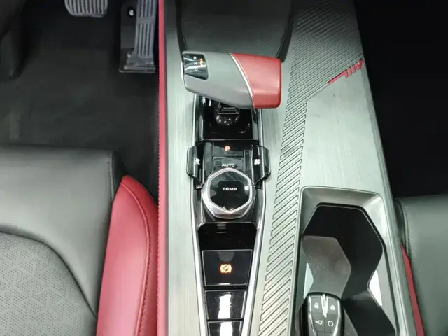 Changan Z6 — Фото автомобиля 16