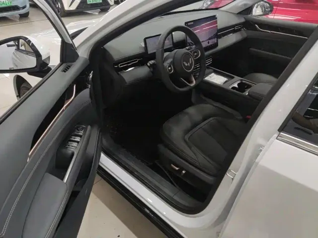 Wuling Starlight — Фото автомобиля 15