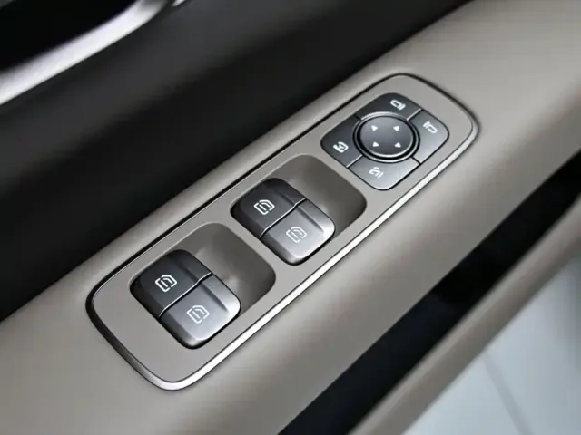 Li Auto Li Auto i6 2025 2WD Base Model — Фото автомобиля 23