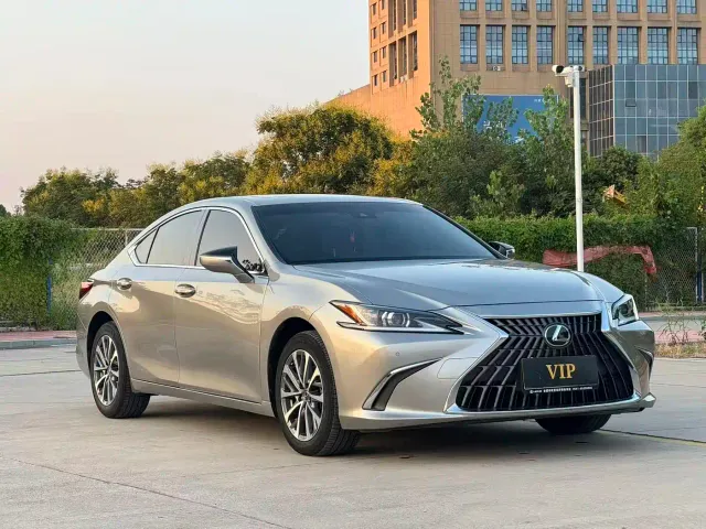 Lexus ES — Фото автомобиля 6