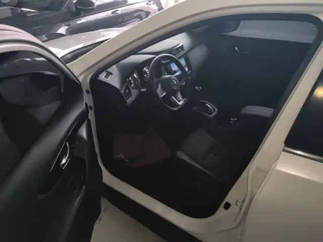 Nissan X-Trail — Фото автомобиля 12