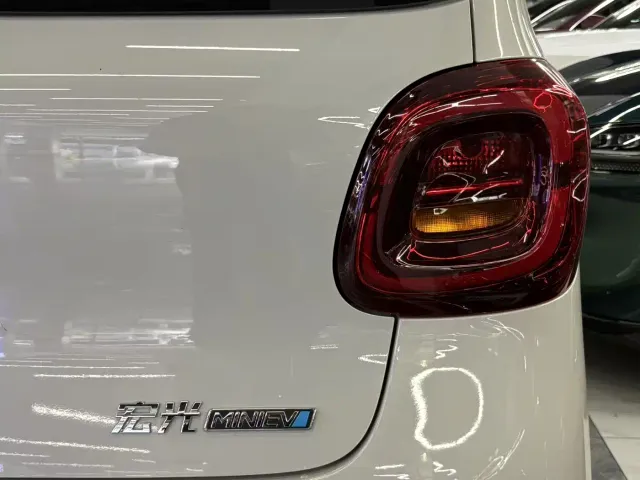 Wuling Hongguang Mini EV — Фото автомобиля 15