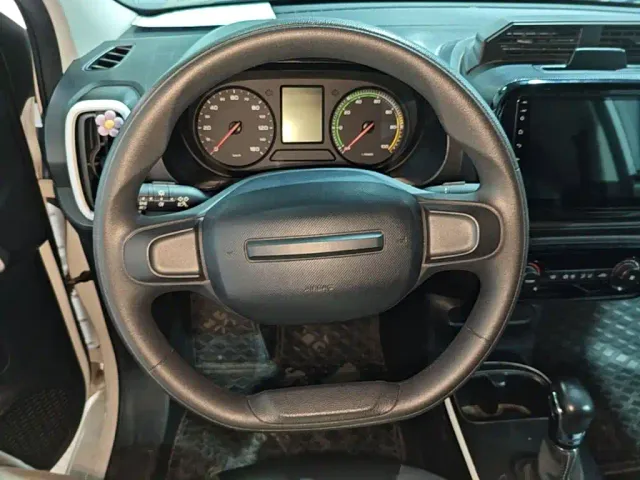 Roewe Clever — Фото автомобиля 10
