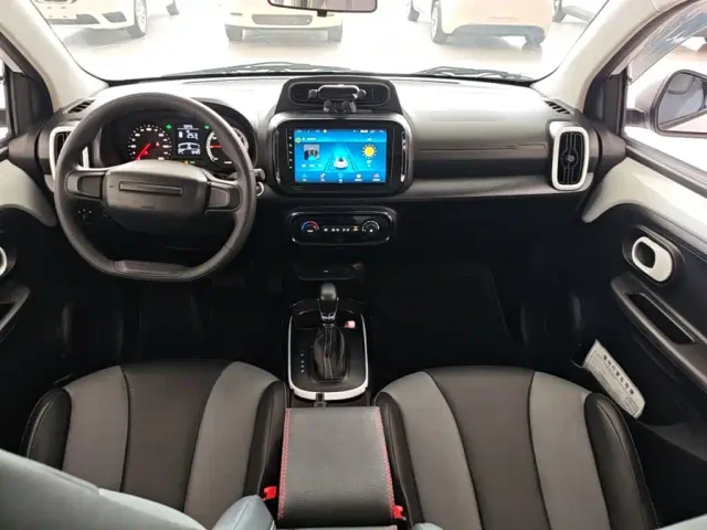Roewe Clever — Фото автомобиля 9
