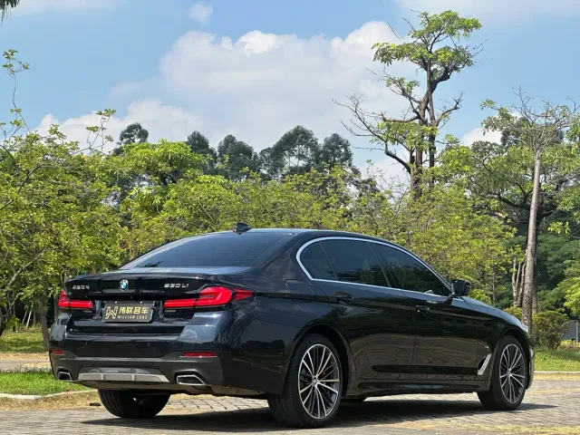 BMW 5 Series — Фото автомобиля 6