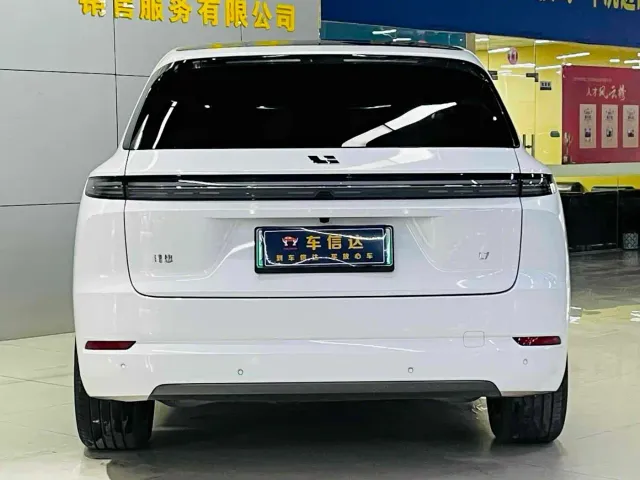 Li Auto L7 — Фото автомобиля 4