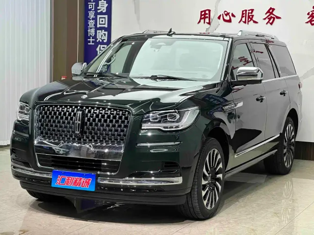 Фотография автомобиля — Lincoln Navigator