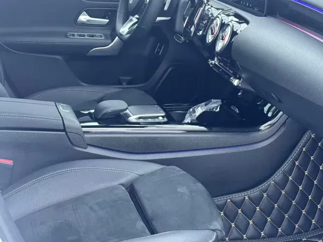 Mercedes-Benz A-Class — Фото автомобиля 17