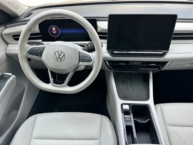 Volkswagen Lavida — Фото автомобиля 5