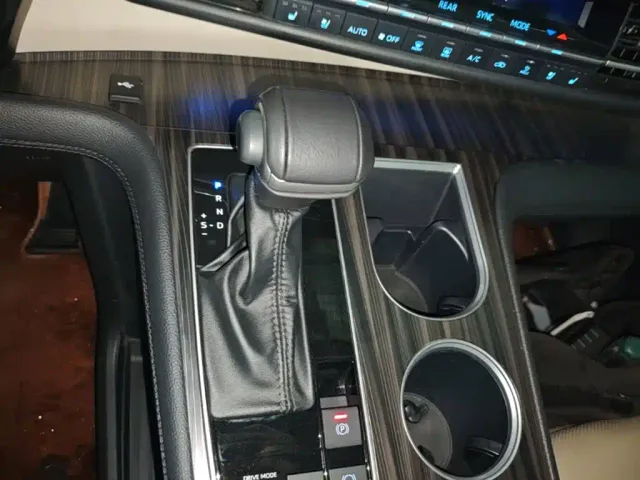 Toyota Granvia — Фото автомобиля 9
