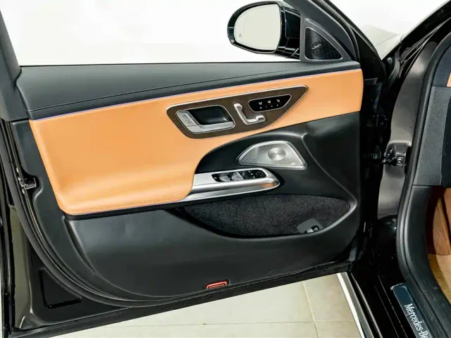 Mercedes-Benz E-Class — Фото автомобиля 16