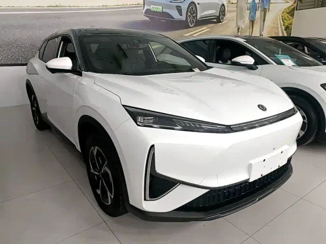 Dongfeng Fengshen L7 — Фото автомобиля 3