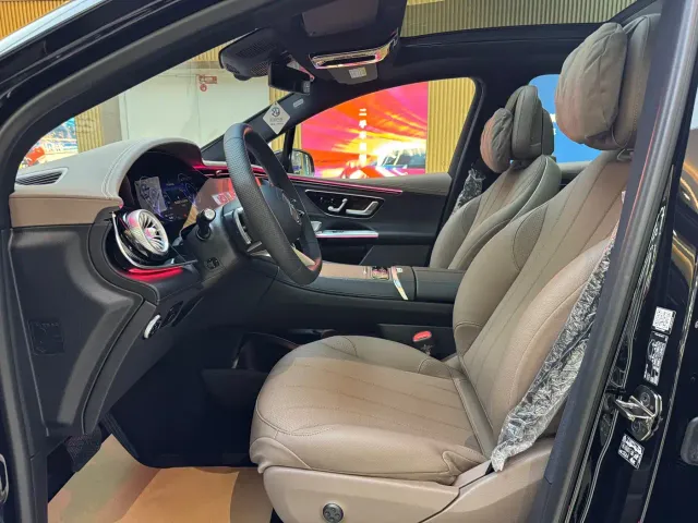 Mercedes-Benz EQE SUV — Фото автомобиля 11