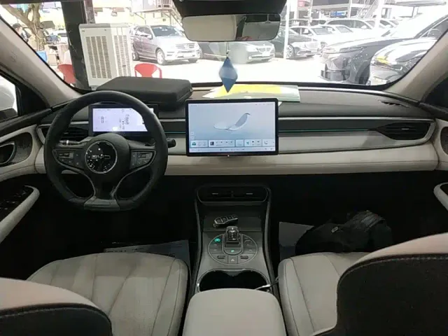 BYD Seal 05 DM-i — Фото автомобиля 9