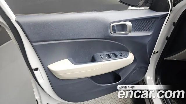 Hyundai Venue — Фото автомобиля 13