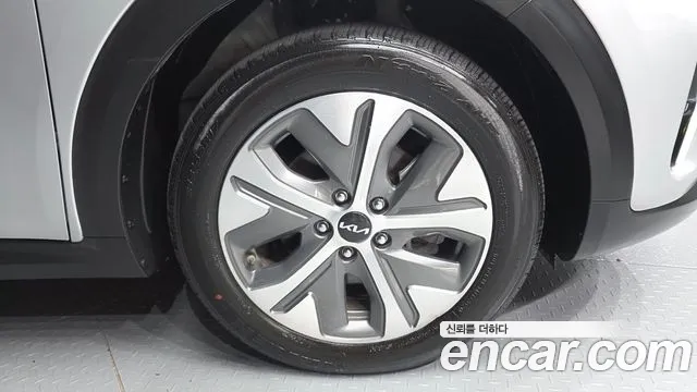 Kia Niro — Фото автомобиля 4