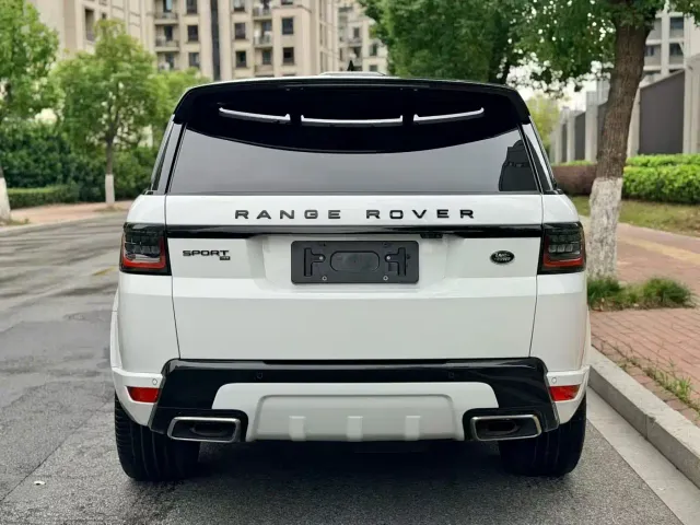 Land Rover Range Rover Sport — Фото автомобиля 12