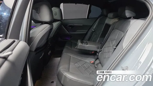 BMW 5-Series 5 серия (G60) 530i xDrive M Sport — Фото автомобиля 12