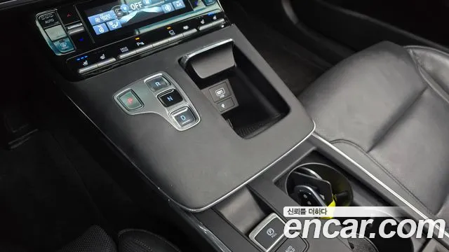 Hyundai Grandeur (New) Hybrid — Фото автомобиля 12