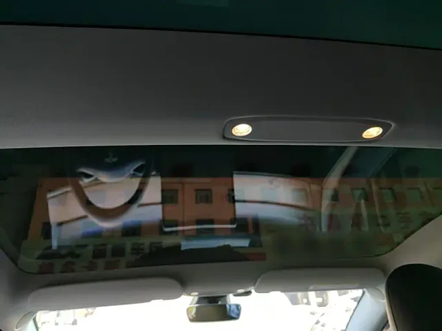 Tesla Model 3 — Фото автомобиля 17