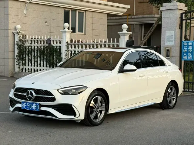Фотография автомобиля — Mercedes-Benz C-Class