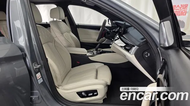 BMW 5-Series 5 серия (G30) — Фото автомобиля 11