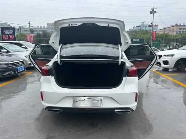 Changan Eado — Фото автомобиля 10