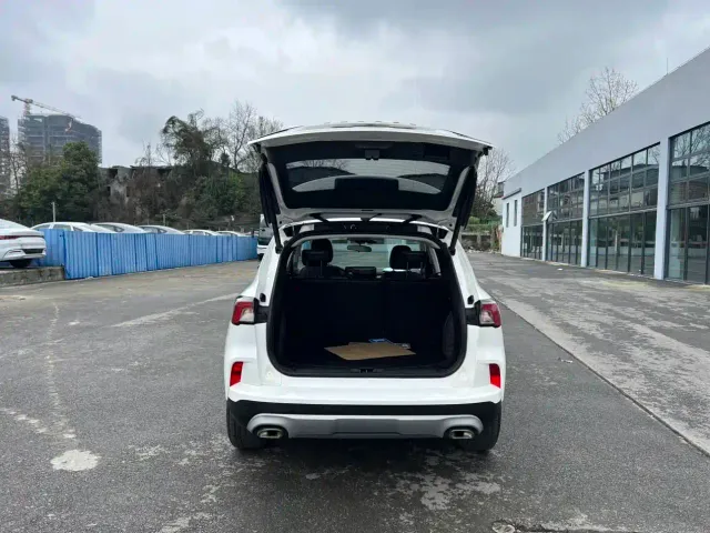 Ford Escape — Фото автомобиля 9