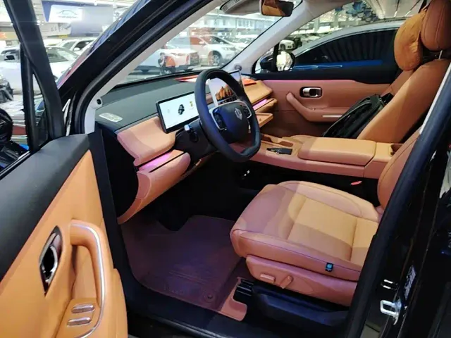 Leapmotor C16 — Фото автомобиля 15
