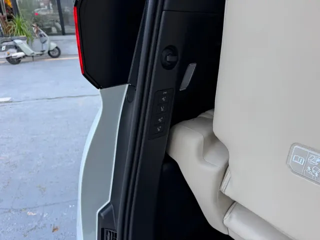 Toyota Alphard — Фото автомобиля 17