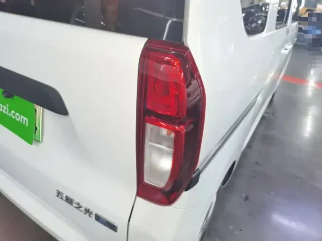 Wuling Zhiguang NEV — Фото автомобиля 7