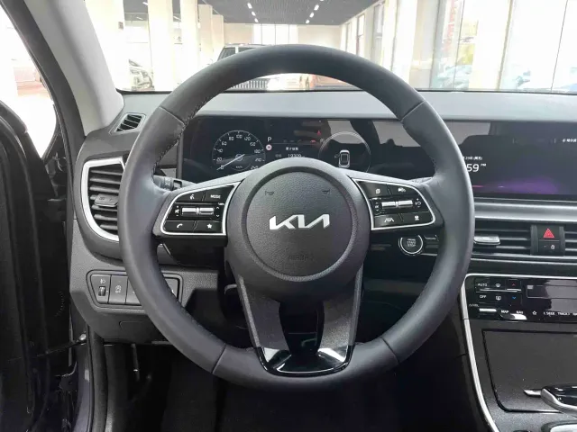 Kia Seltos — Фото автомобиля 4