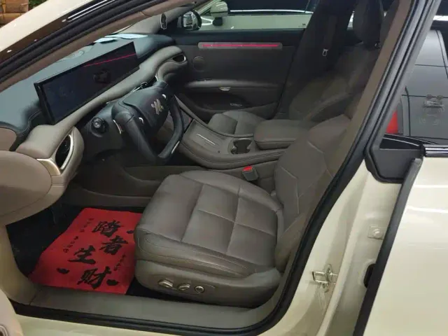 IM Motors IM L6 2025 Pro Max — Фото автомобиля 9