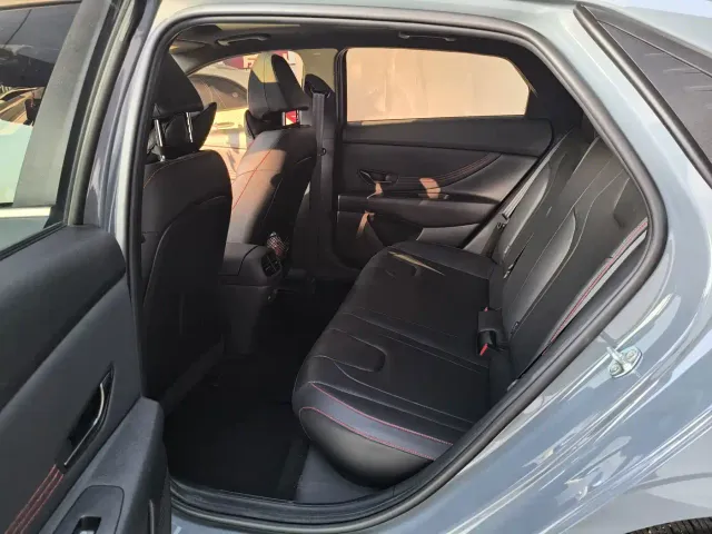 Hyundai Elantra — Фото автомобиля 9