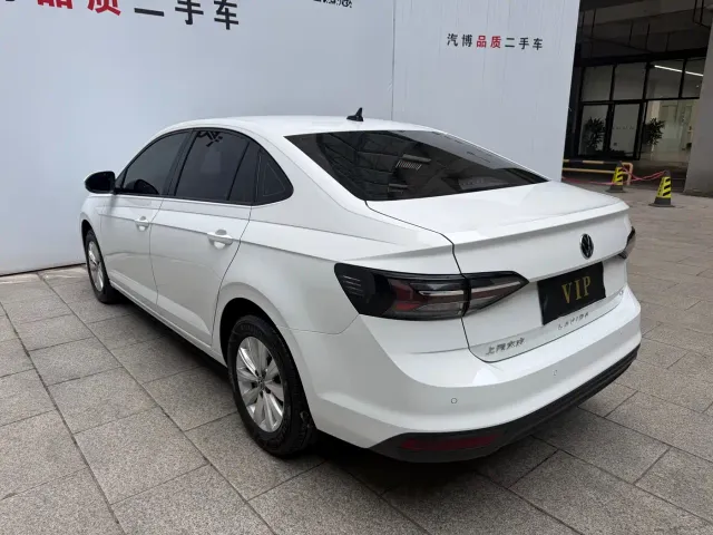Volkswagen Lavida — Фото автомобиля 15