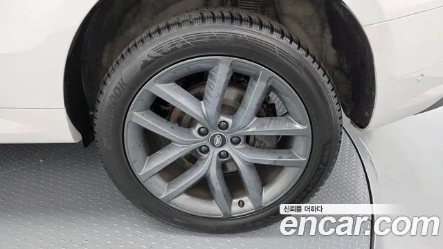 Land Rover Range Rover Sport — Фото автомобиля 3