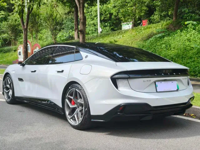Lotus Emeya — Фото автомобиля 3