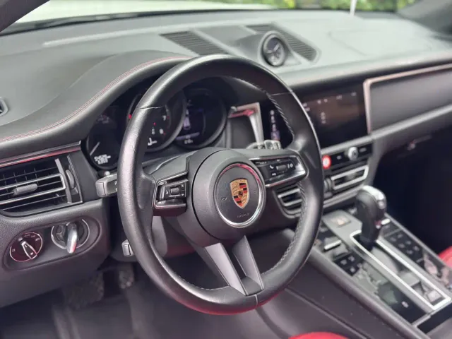Porsche Macan — Фото автомобиля 11