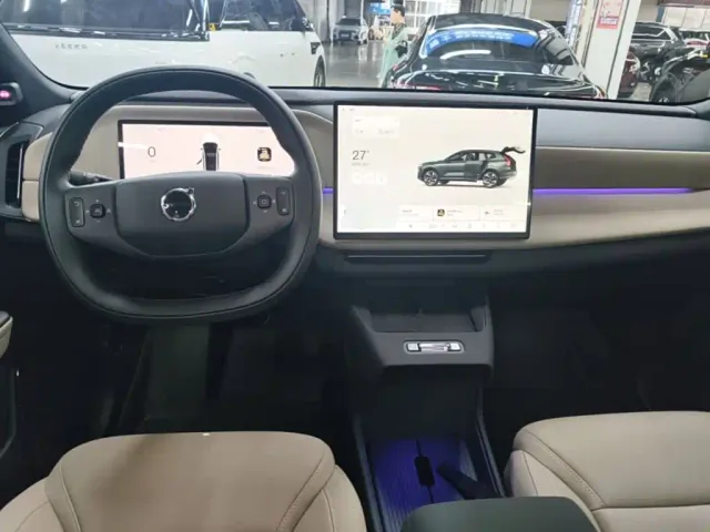 Volvo Volvo XC70 Plug-in Hybrid 2025 Standard — Фото автомобиля 9