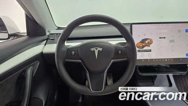 Tesla Model 3 — Фото автомобиля 19