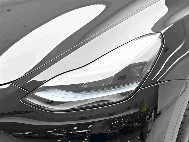 Tesla Model Y — Фото автомобиля 4