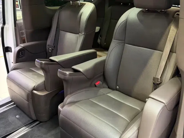 Li Auto MEGA — Фото автомобиля 7