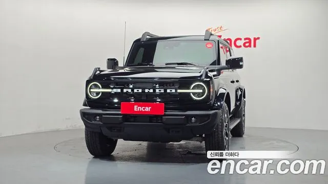 Фотография автомобиля — Ford Bronco